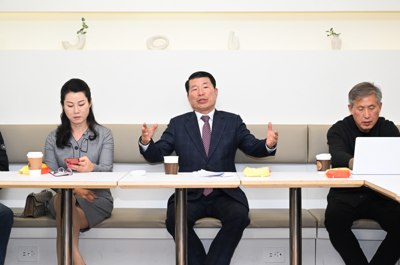 20231019 시청출입기자 시장님과의 조찬간담회 (12).JPG