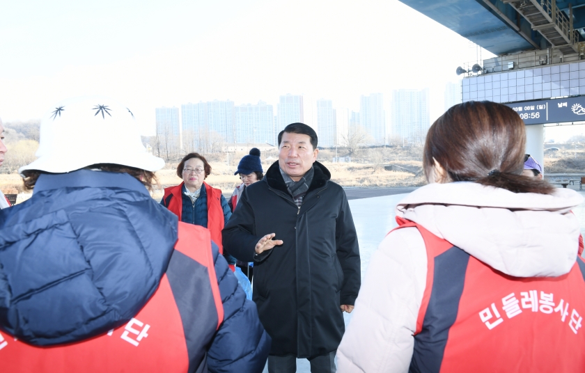 20260308 민들레봉사단 환경정화 활동 격려 (5).JPG