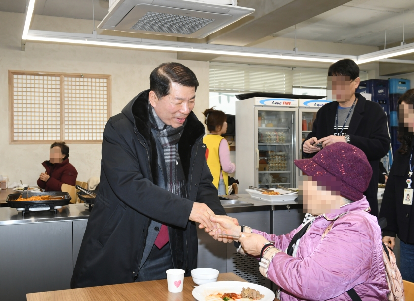 20260308 수택1동 홀몸어르신 외식 지원사업 (1).JPG