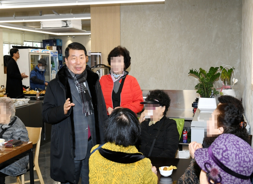 20260308 수택1동 홀몸어르신 외식 지원사업 (8).JPG