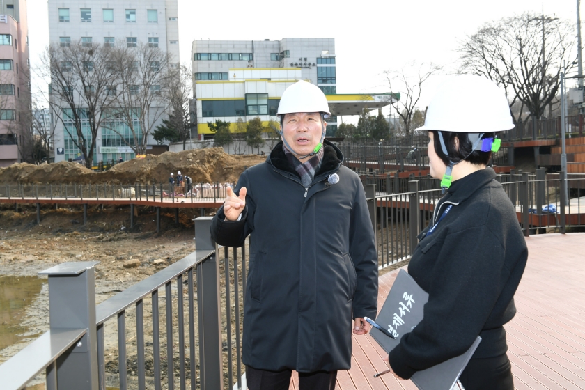 20260311 주요사업 현장방문 이문안호수공원 공사현장 (6).jpg