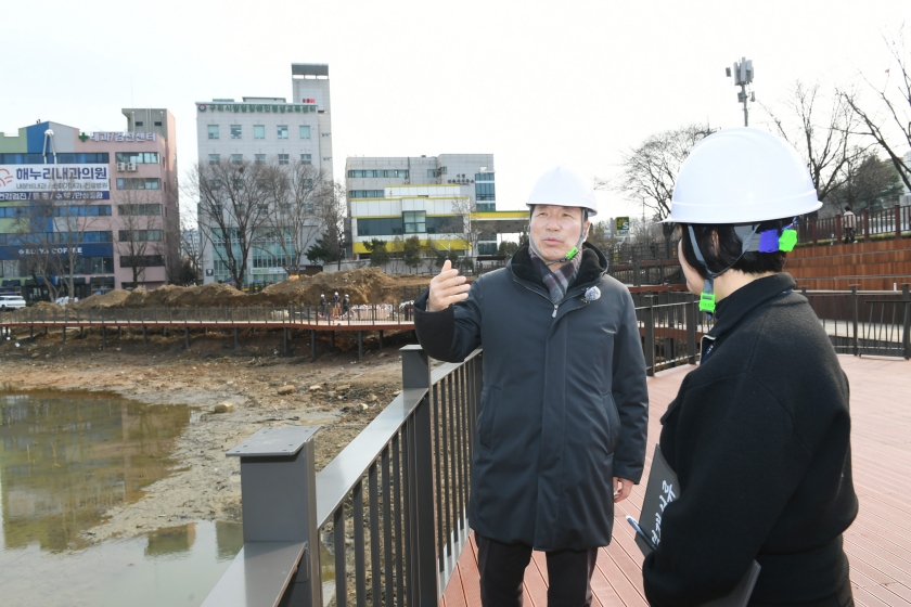 20260311 주요사업 현장방문 이문안호수공원 공사현장 (5).jpg