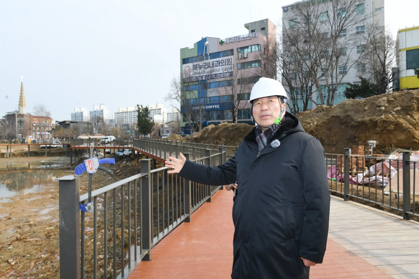 20260311 주요사업 현장방문 이문안호수공원 공사현장 (8).jpg