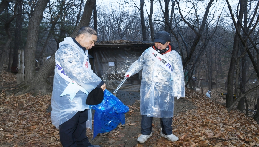 20260318 세계 물의 날 기념 약수터 환경정화 캠페인 (6).JPG