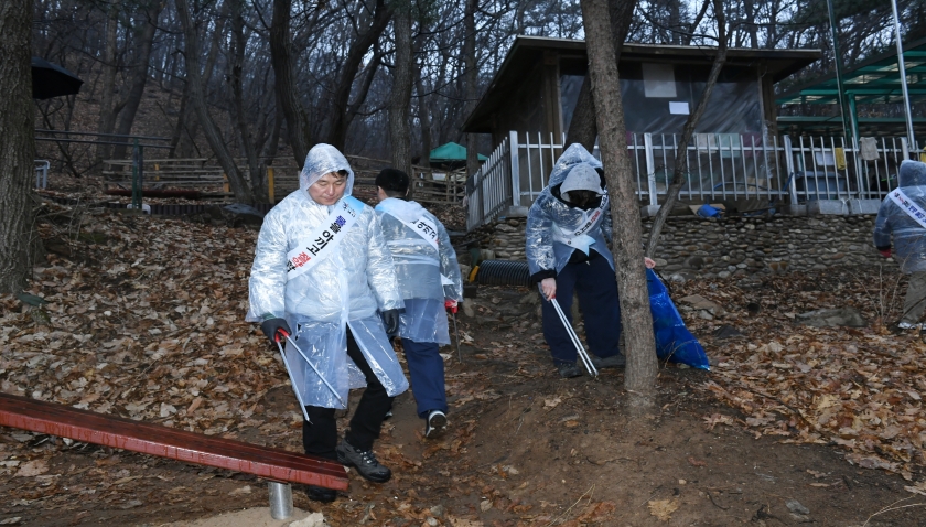20260318 세계 물의 날 기념 약수터 환경정화 캠페인 (9).JPG