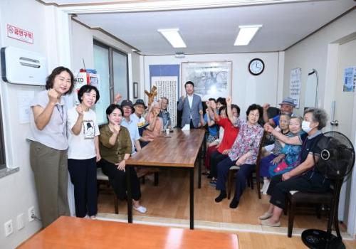 백경현 구리시장, 인창동 동문2차경로당 현장 방문 이미지
