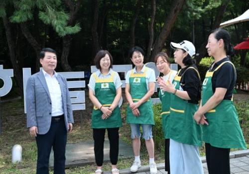백경현 구리시장, ‘새마을문고 피서지 독서문화시설’ 격려 이미지