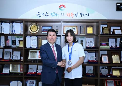 아시아선수권대회 동메달 시청 카누부 변은정 선수 격려 이미지