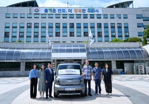 딸기원경로식당 재가노인 식사배달 차량 전달식 이미지