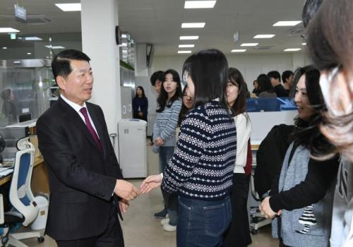 직원 격려 부서 순시 이미지