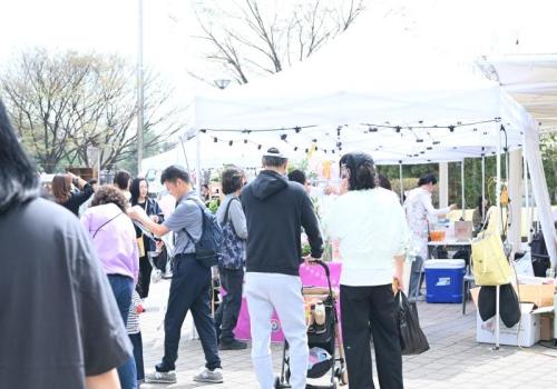 구리시, ‘벚꽃 아래 사회적경제 팝업스토어’ 성황리 개최 이미지