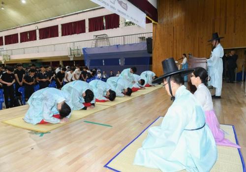 구리고등학교 전통 성년례 이미지