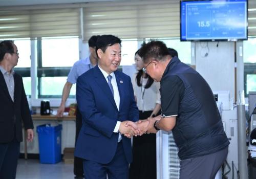 신동화 구리시장, 외청 현업부서 방문 격려 이미지