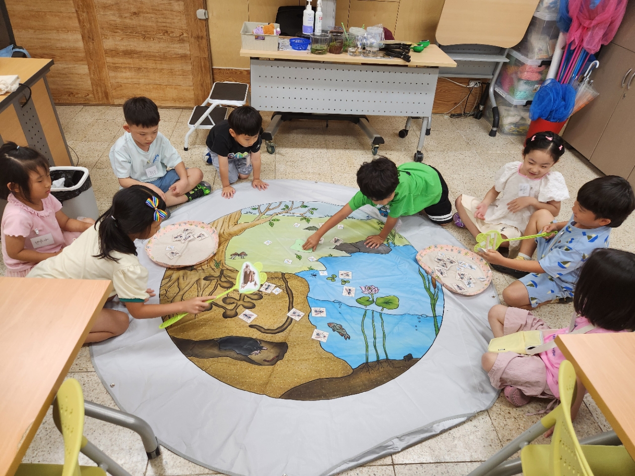 8_13 물과 땅에 살아서 양서류야 이미지 1 - 본문에 자세한설명을 제공합니다.
