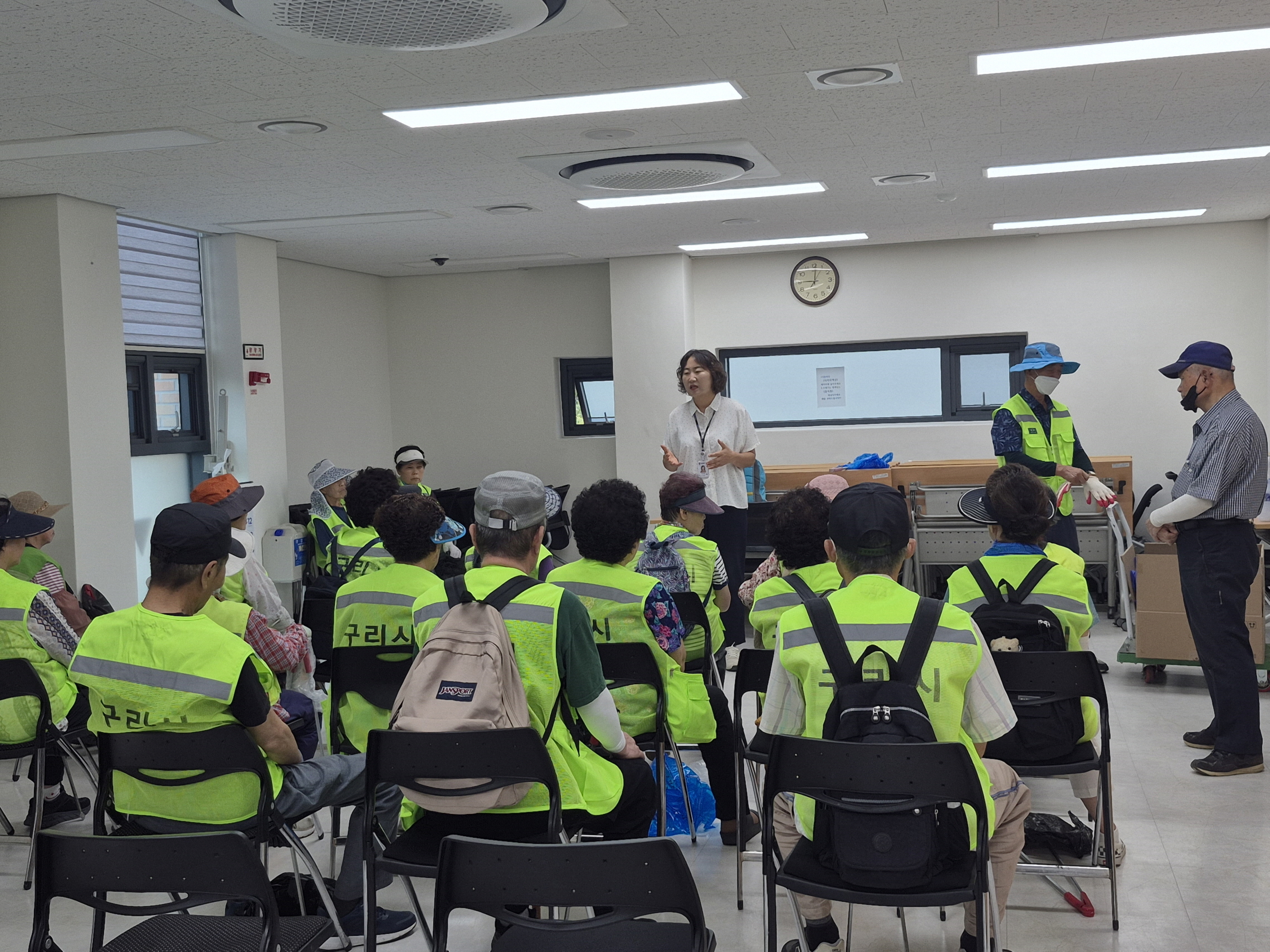 구리시 인창동,  노인일자리 어르신 대상 폭염 대비 안전교육 실시 이미지 2 - 본문에 자세한설명을 제공합니다.