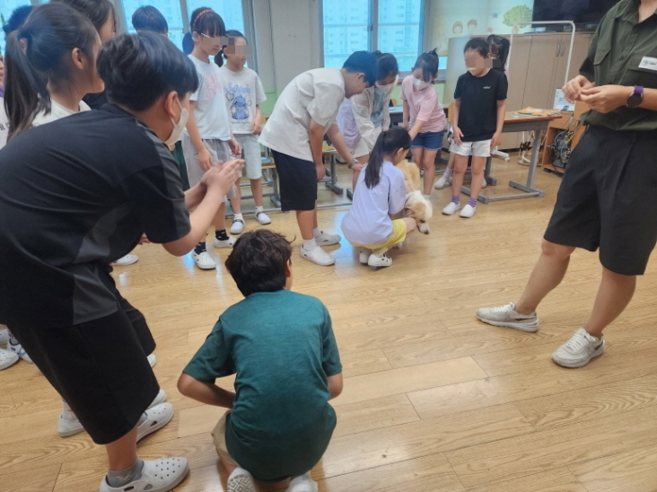 구리시, 초등학생 대상 「찾아가는 반려동물훈련사 진로탐험」운영 이미지 5 - 본문에 자세한설명을 제공합니다.