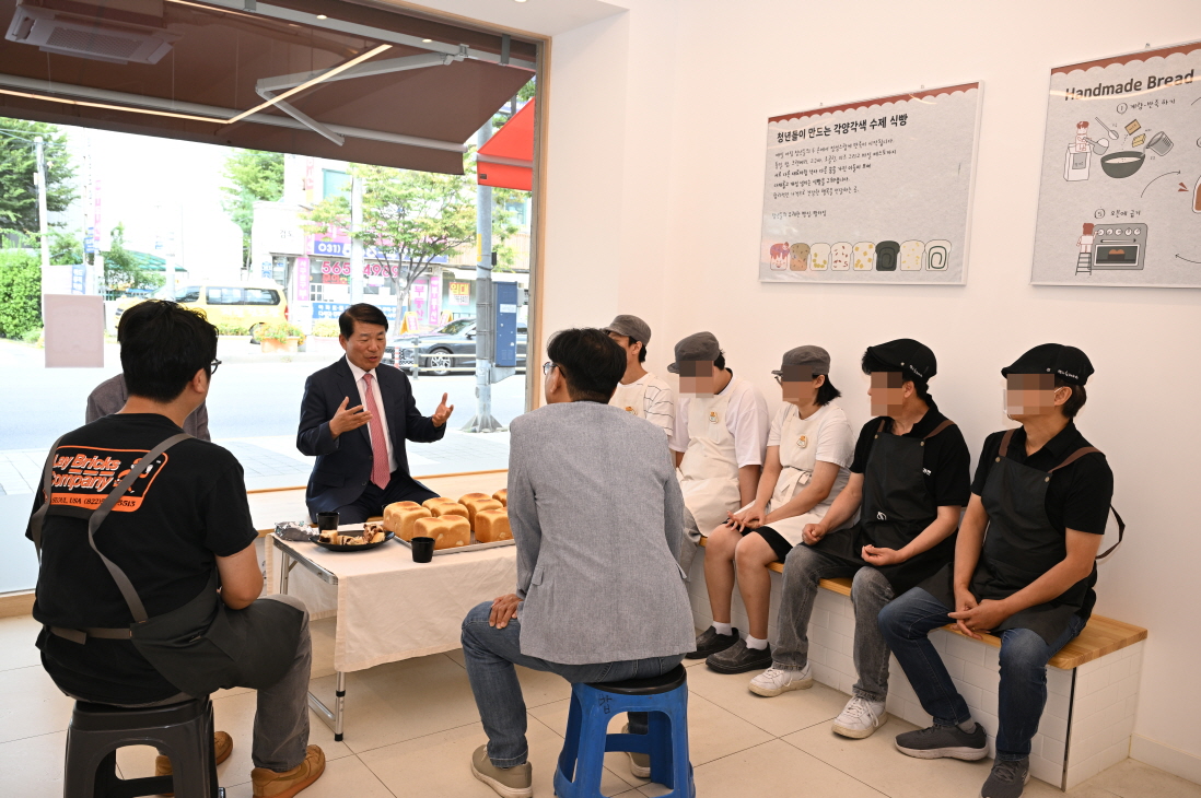 “땀과 노력이 자립의 밑거름” 백경현 시장, 자활 참여자 응원 이미지 3 - 본문에 자세한설명을 제공합니다.