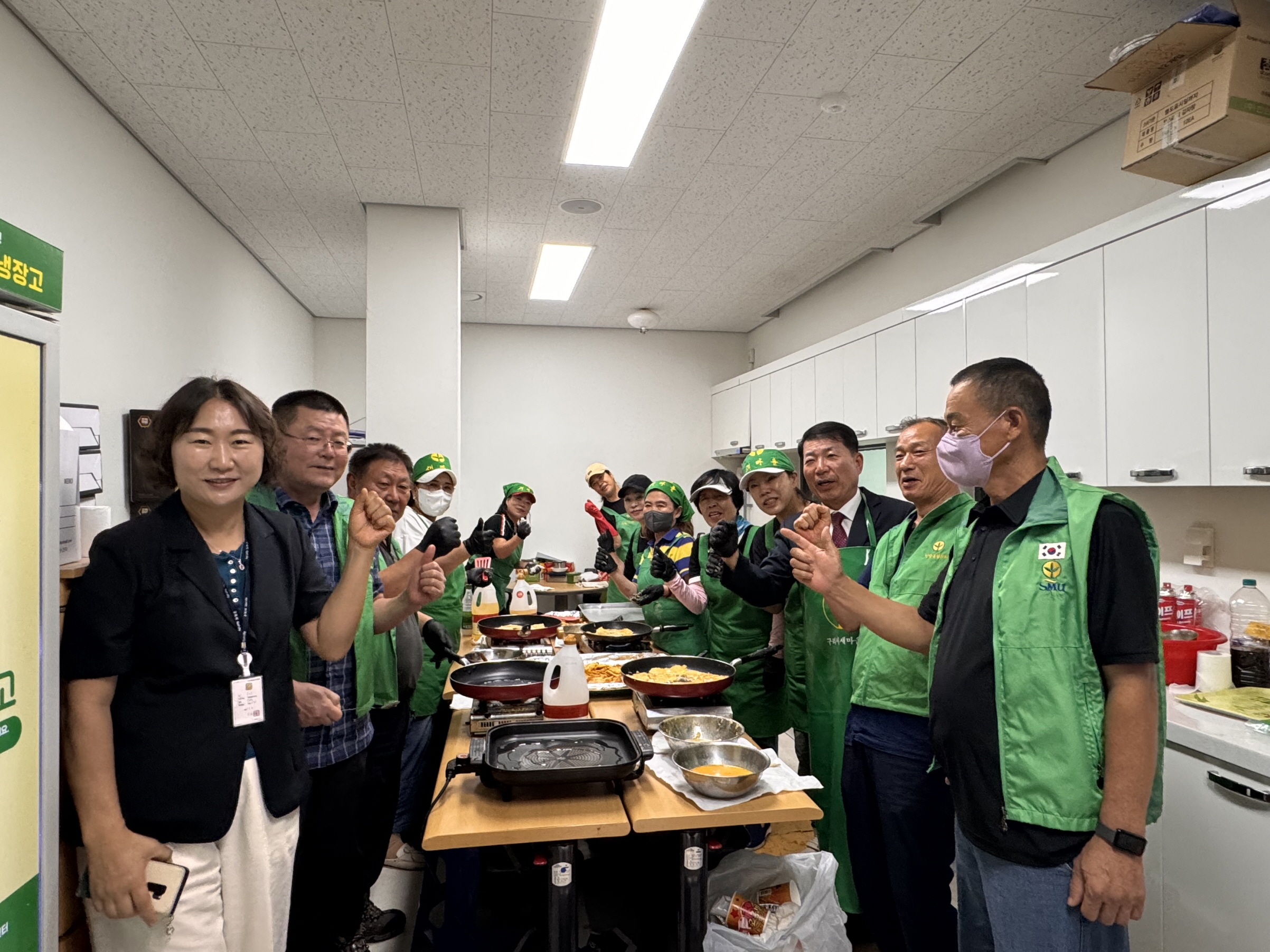 구리시 인창동 새마을지도자협의회·새마을부녀회, 추석맞이 독거노인 명절 음식 나눔 이미지 2 - 본문에 자세한설명을 제공합니다.