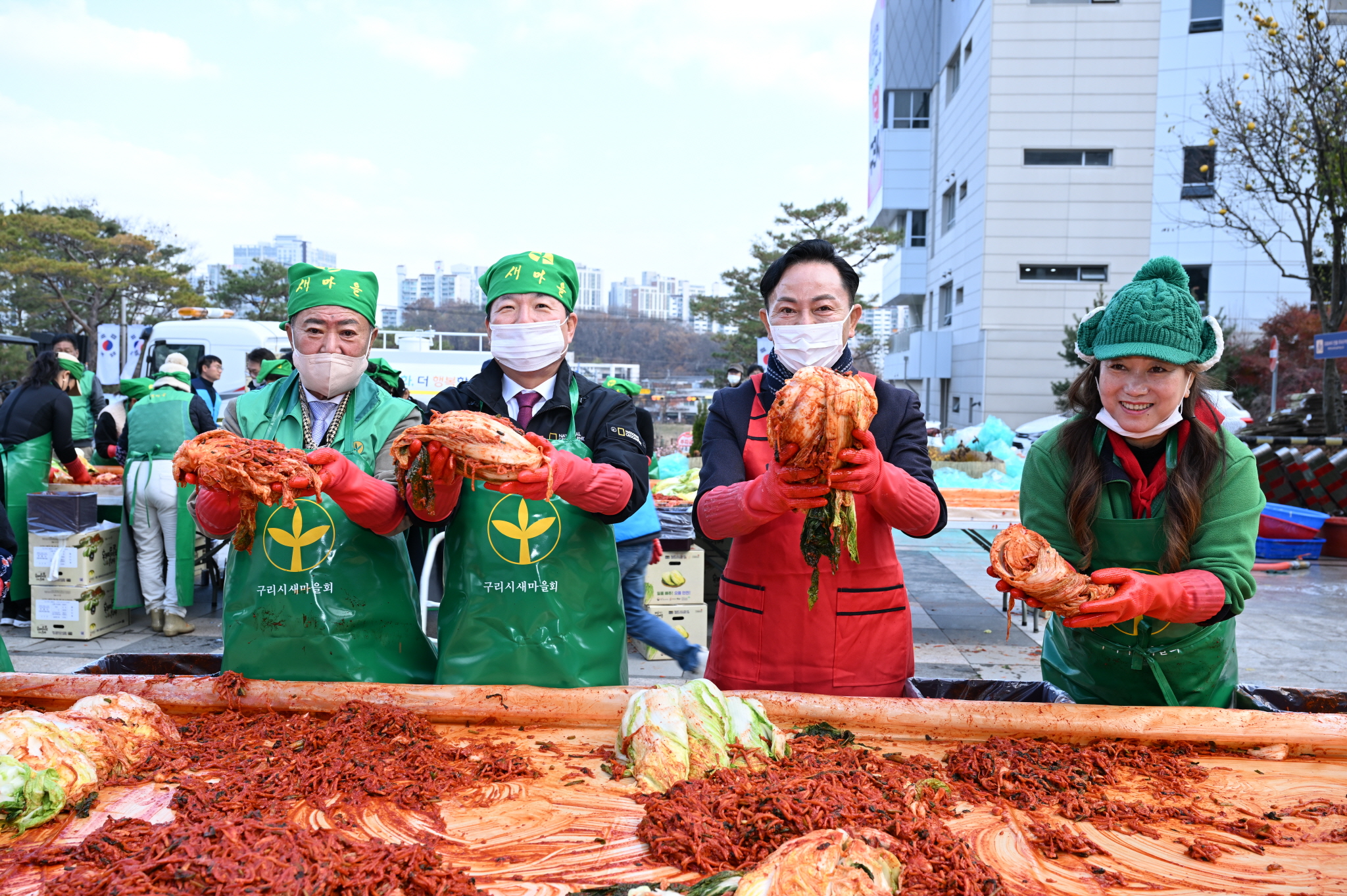 구리시새마을회,‘2025년 사랑의 김장 나누기’전개 이미지 3 - 본문에 자세한설명을 제공합니다.