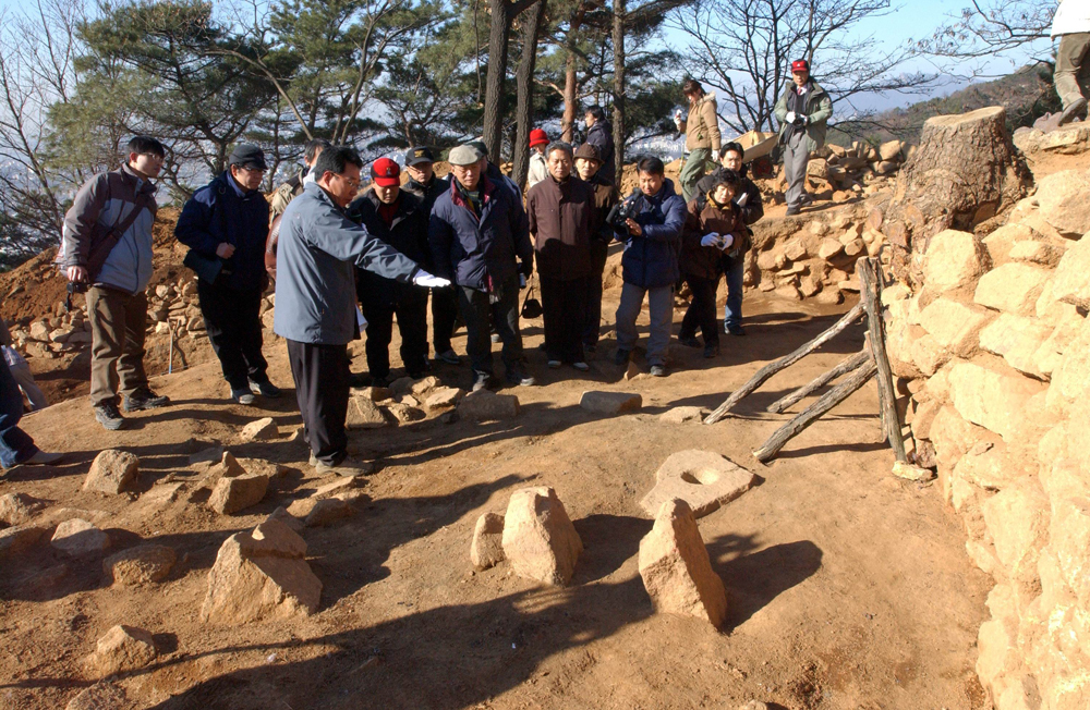아차산3보루 발굴조사자문위원회 이미지 1 - 본문에 자세한설명을 제공합니다.