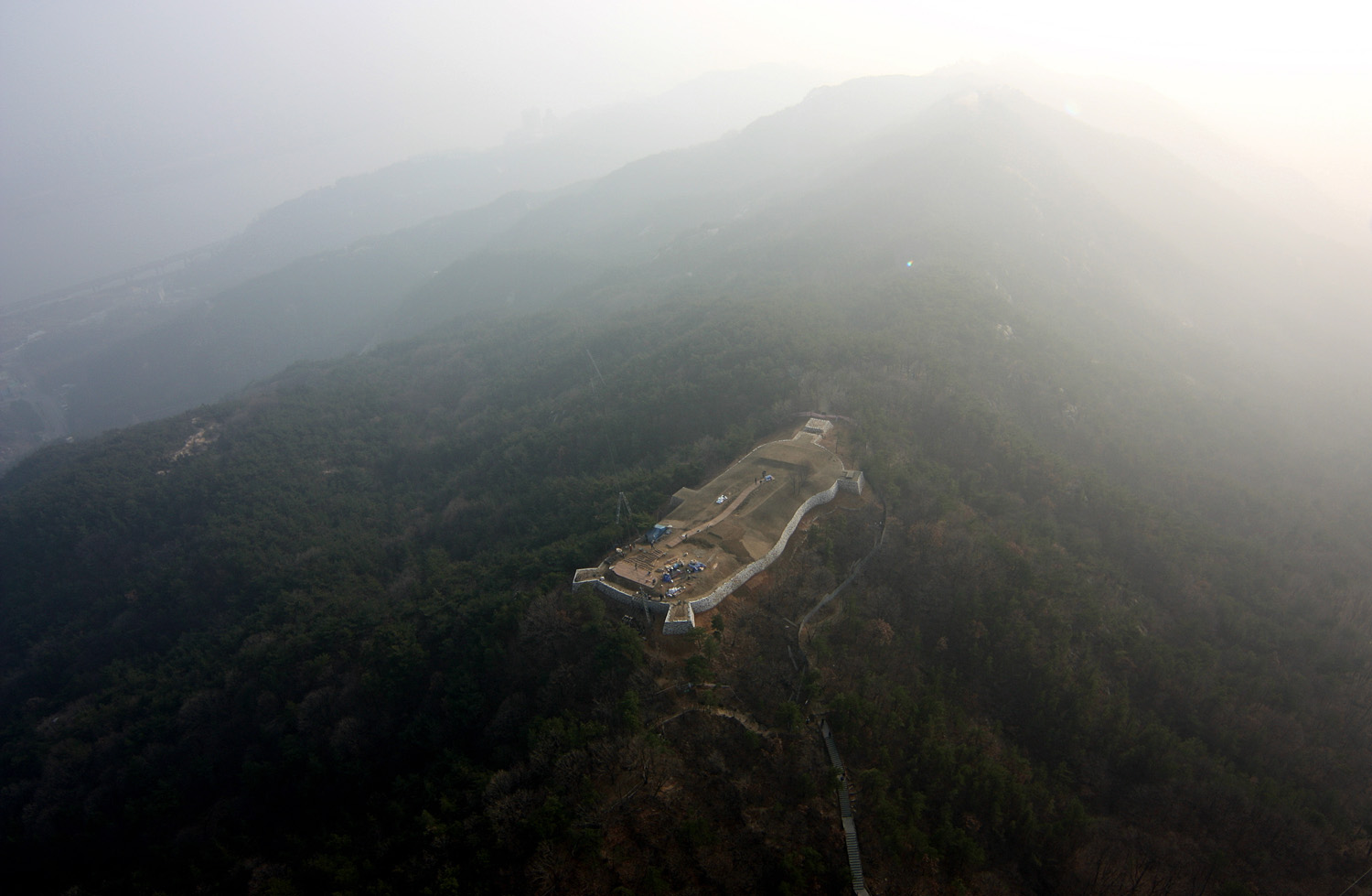 아차산4보루 이미지 1 - 본문에 자세한설명을 제공합니다.