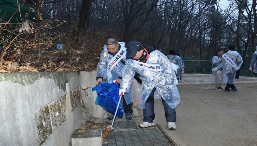 20260318 세계 물의 날 기념 약수터 환경정화 캠페인 (2).JPG
