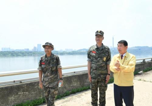 해병대전우회 한강수계 수질정화행사 이미지