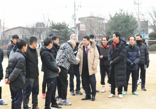 백경현 시장, 덕현축구단 시무식 및 안전기원제 참석 이미지