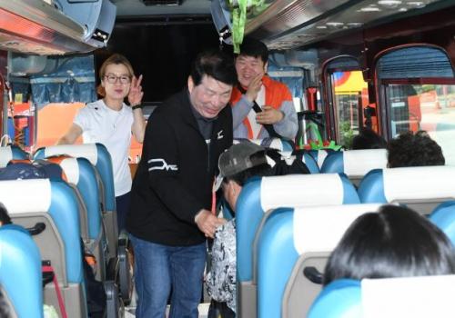 백경현 구리시장, 한국농아인협회 구리시지부 경기도농아인어울림축제 한마당 참가 격려 이미지