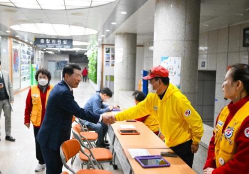 구리시, 공직자와 시민이 함께하는 행복나눔 '헌혈의 날' 이미지