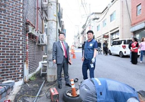 백경현 구리시장, 골목상권상인연합회 집수리 봉사활동 참석 이미지