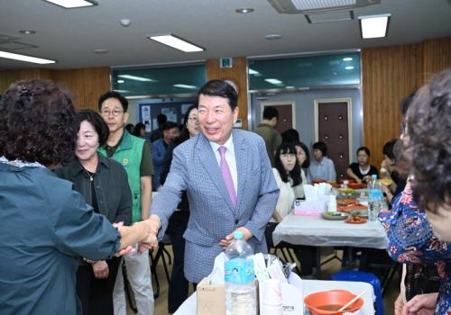 교문2동 새마을부녀회, 사랑의 바자회 이미지