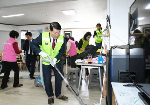 노인장애인복지과 경로당 자원봉사단 이미지