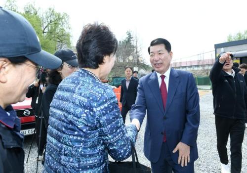 시립테니스장 환경개선 행사 이미지