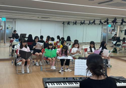 구리시 음악창작소 '레츠고 중창단' 동요 노래 연습사진 이미지