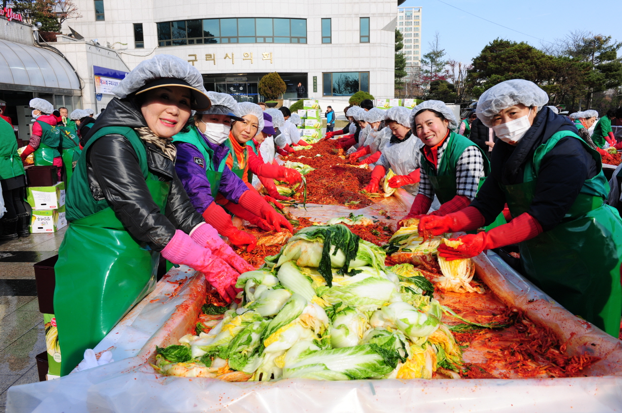 구리시 새마을회, 추운 한파 물리친 김장김치 ‘어려운 이웃에 배달‘ 이미지 1 - 본문에 자세한설명을 제공합니다.