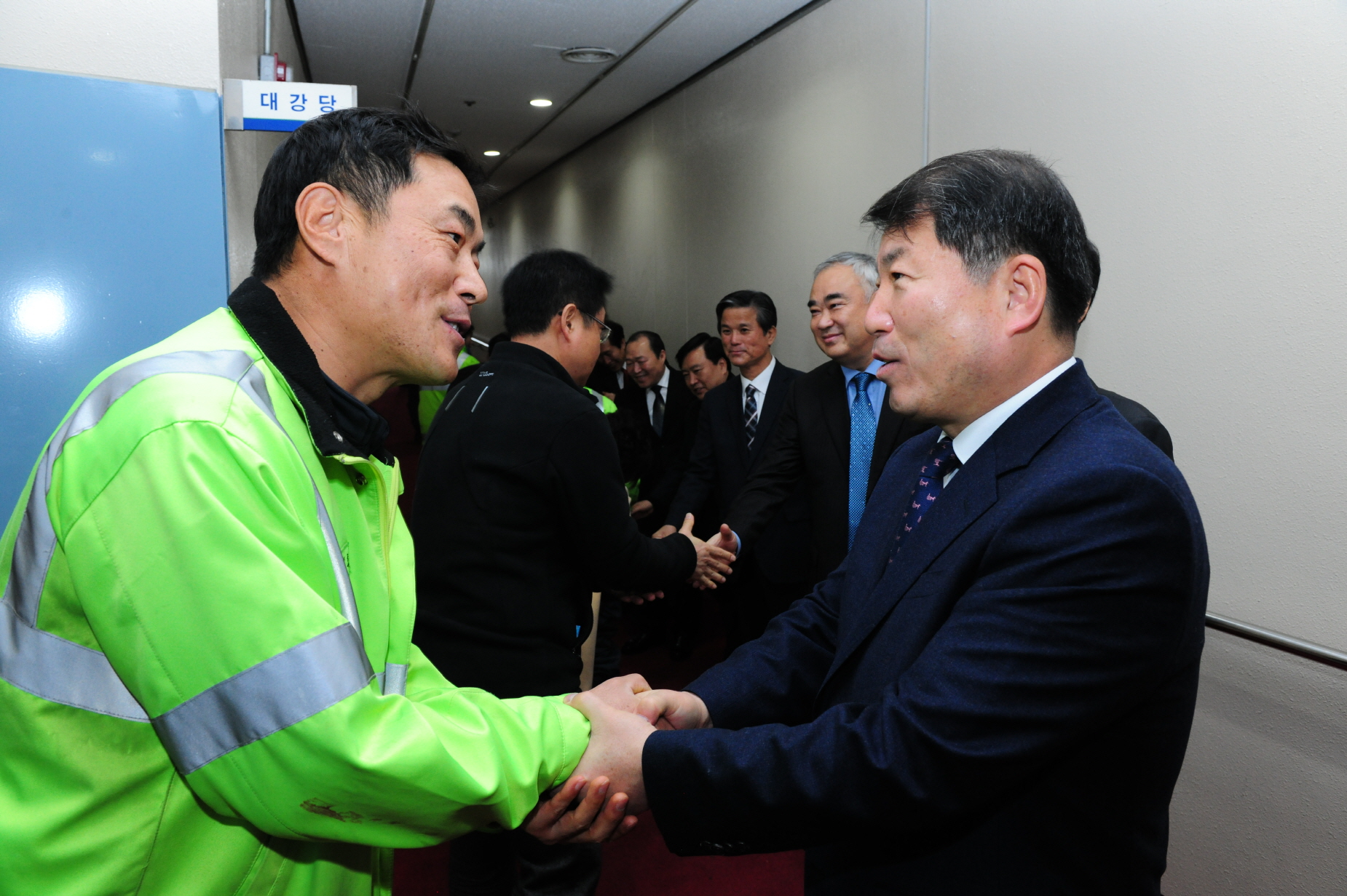 구리시 시무식 갖고 비상하는 2017년 힘차게 출발! 이미지 1 - 본문에 자세한설명을 제공합니다.