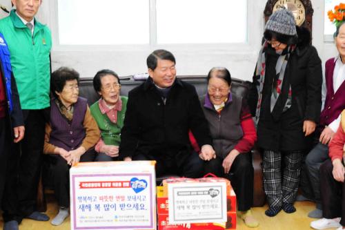 국민운동단체 경로당 위문품 전달 이미지