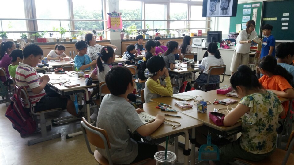 구리시 혁신교육지구사업 시즌Ⅱ ‘나라사랑 태극기교실’ 운영 이미지 1 - 본문에 자세한설명을 제공합니다.