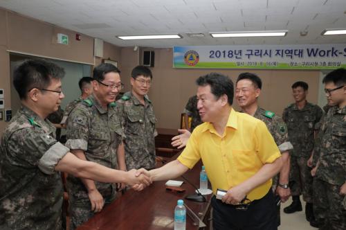 육군 제55사단 170연대장 방문 이미지