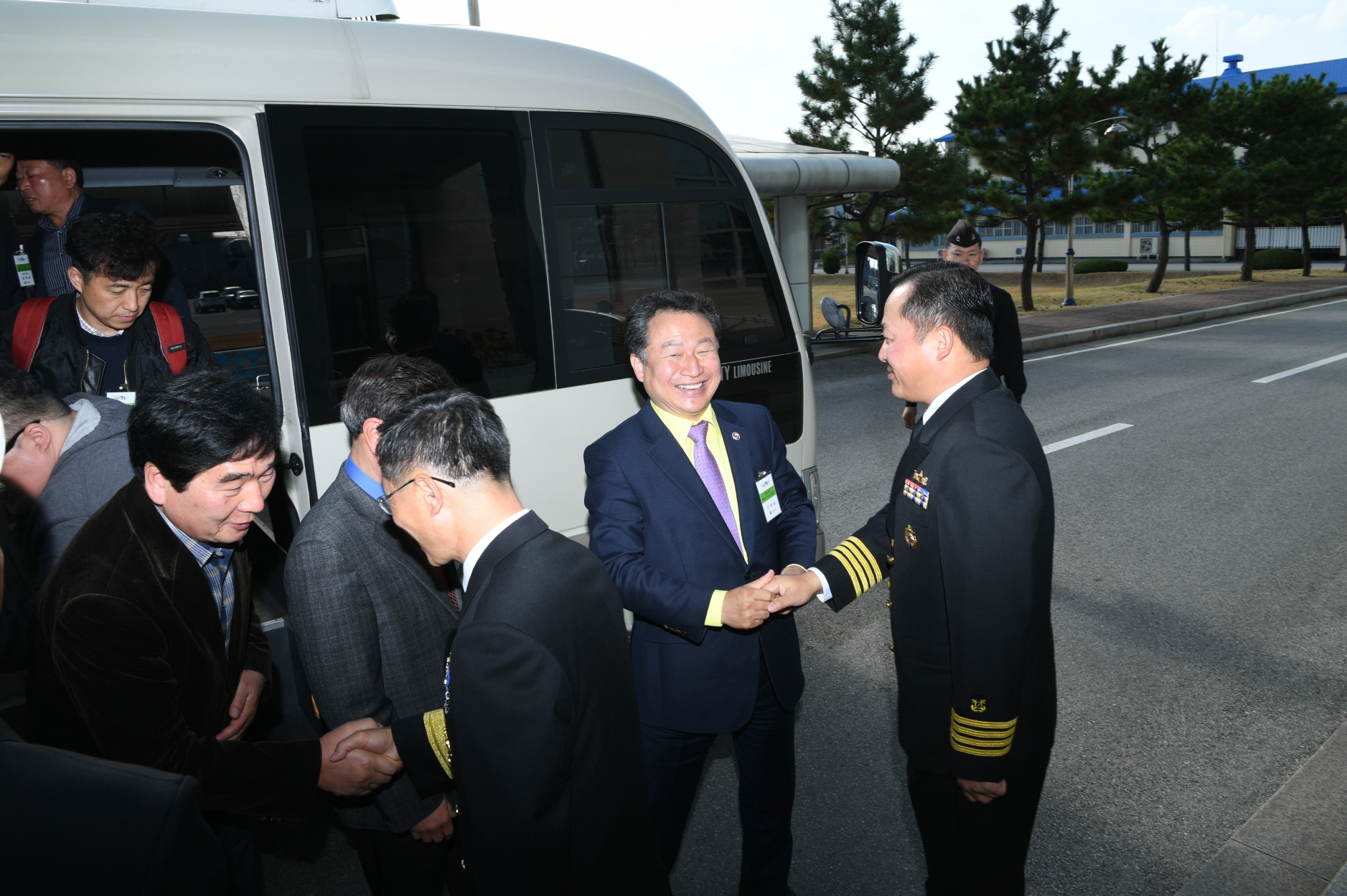 구리시장과 해군1함대 사령관 간담회 이미지 15 - 본문에 자세한설명을 제공합니다.