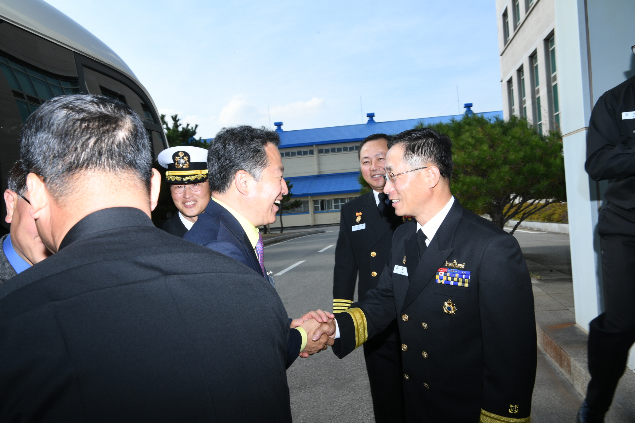 구리시장과 해군1함대 사령관 간담회 이미지 16 - 본문에 자세한설명을 제공합니다.
