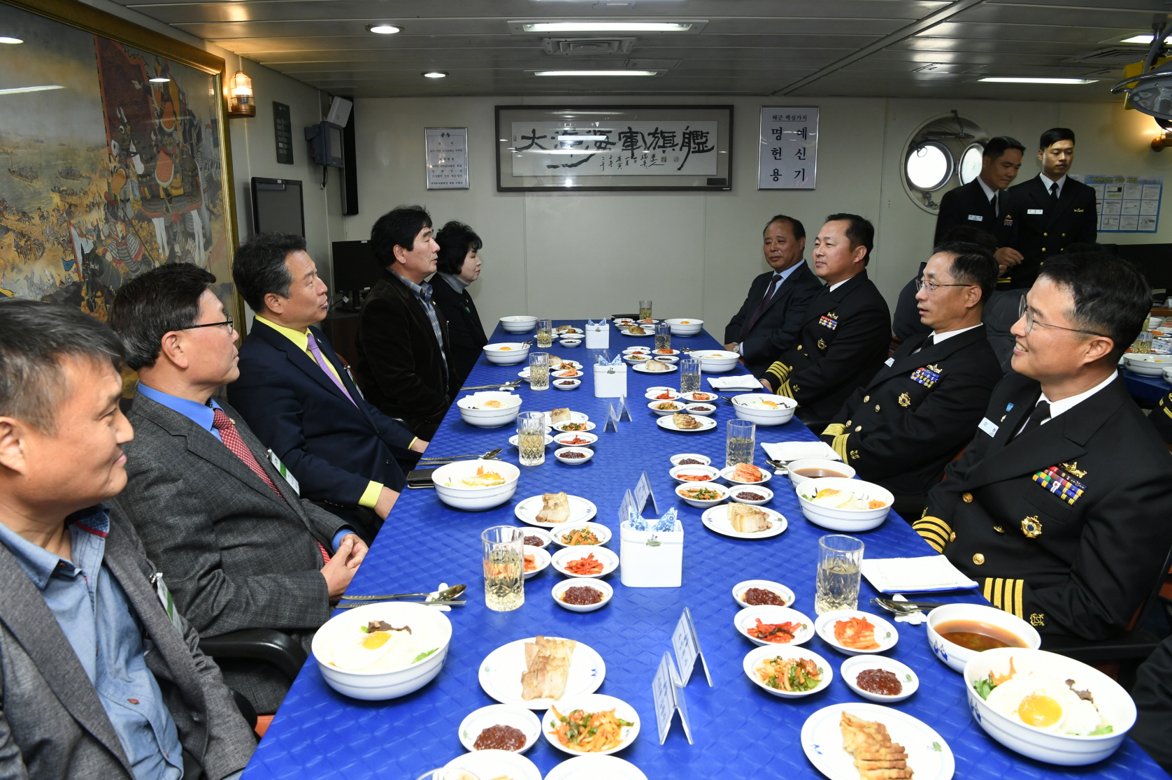 구리시-광개토대왕함 Battle Flag 교환식 행사 이미지 20 - 본문에 자세한설명을 제공합니다.