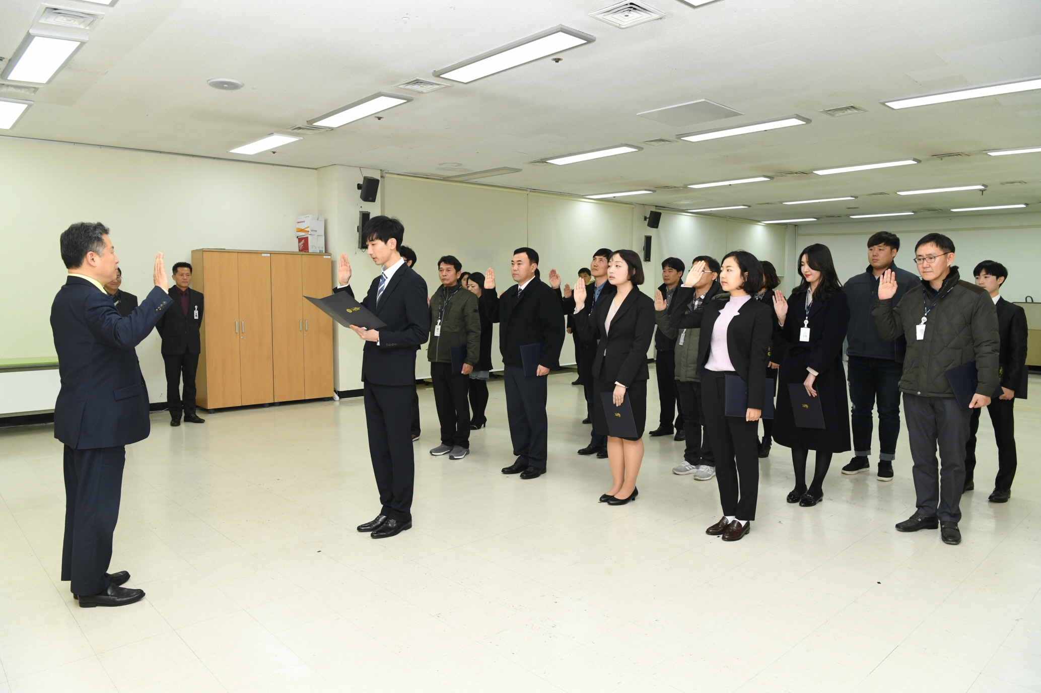 인사발령 이미지 4 - 본문에 자세한설명을 제공합니다.