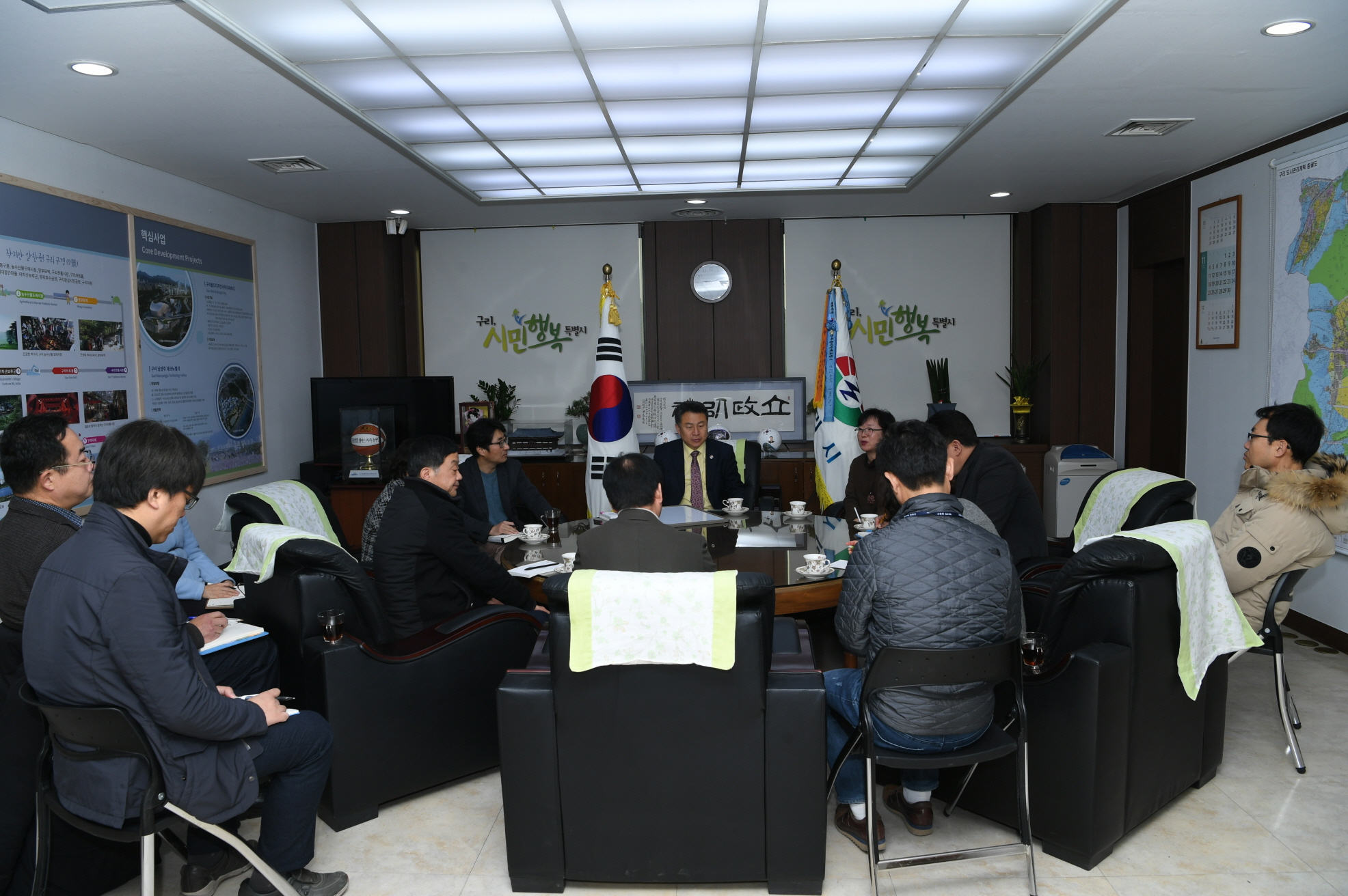 축제관련 회의 이미지 4 - 본문에 자세한설명을 제공합니다.