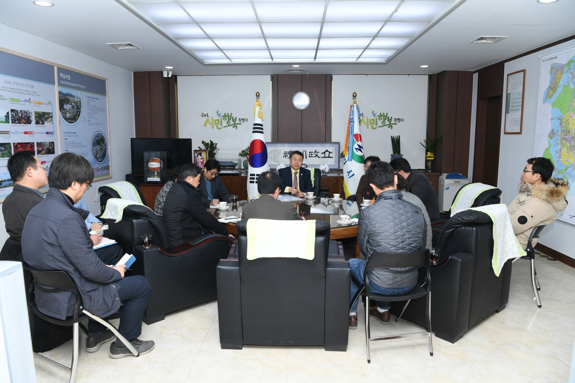 축제관련 회의 이미지 1 - 본문에 자세한설명을 제공합니다.