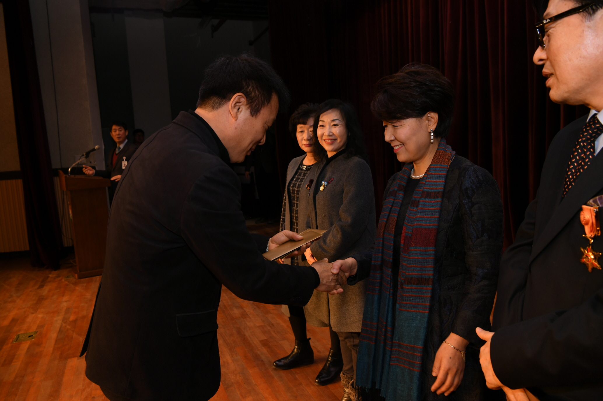 정년퇴임식 이미지 10 - 본문에 자세한설명을 제공합니다.