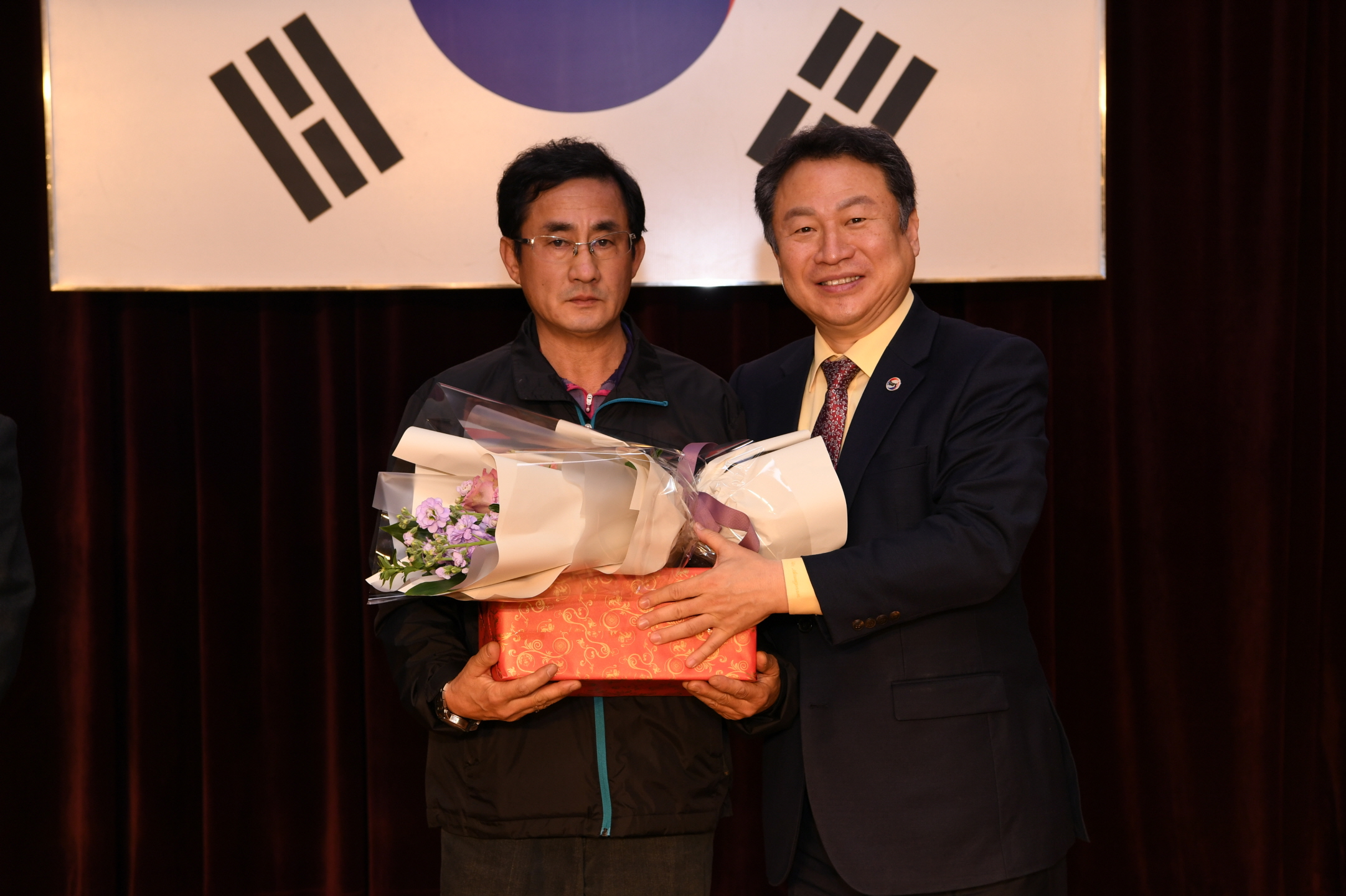 정년퇴임식 이미지 20 - 본문에 자세한설명을 제공합니다.