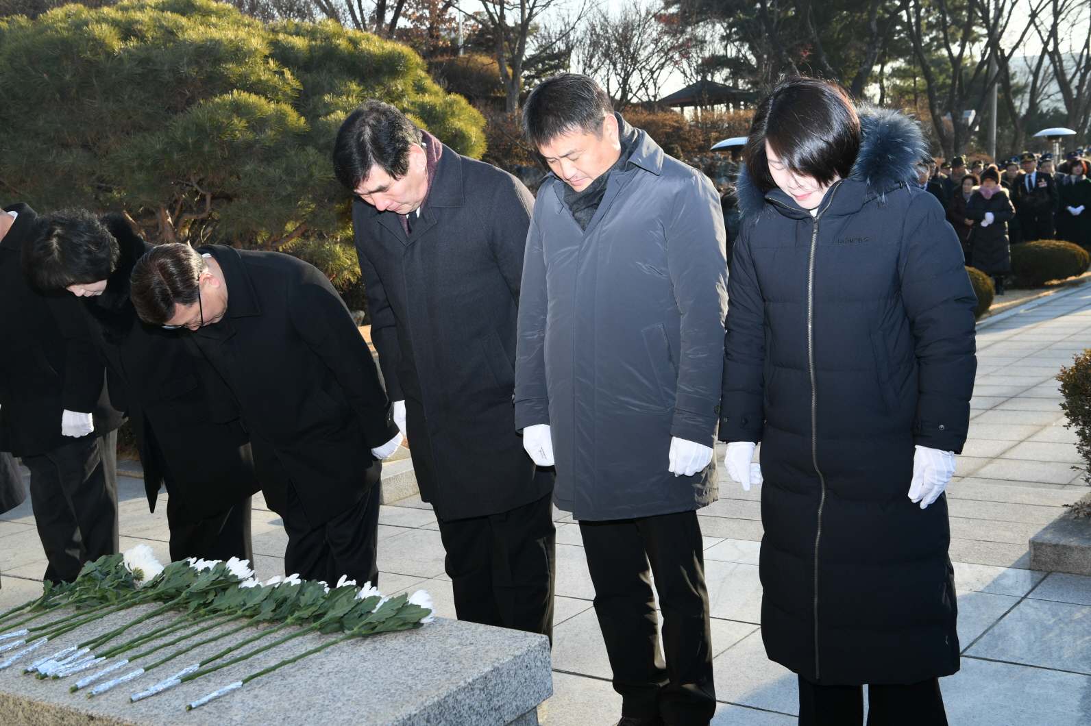 2019년 현충탑 참배 이미지 10 - 본문에 자세한설명을 제공합니다.