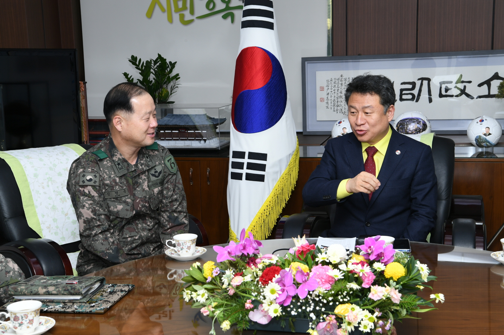 육군 제73사단 사단장 방문 이미지 2 - 본문에 자세한설명을 제공합니다.